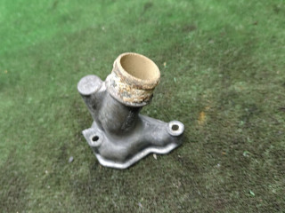 фланец (тройник) системы охлаждения Mercedes-Benz T1 207-210D W601 1990, 2.3 л., дизель, МКПП, микроавтобус, R6012031631, 6012031631