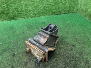 подушка крепления двигателя Mercedes-Benz T1 207-210D W601 1990, 2.3 л., дизель, МКПП, микроавтобус