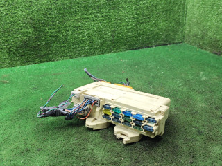 блок предохранителей Mazda 626 GE [рестайлинг] 1997, 1.8 л., бензин, МКПП, хетчбэк 5 дв.