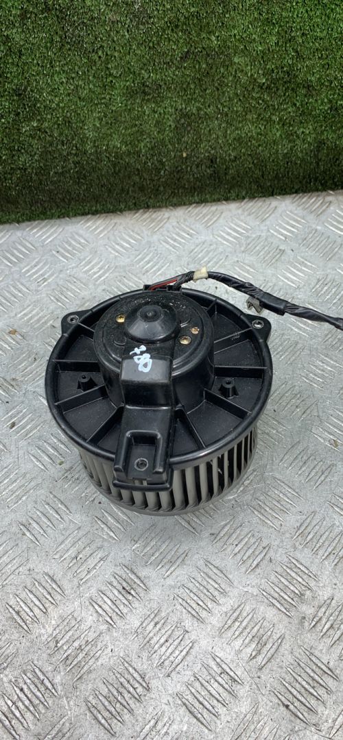 моторчик печки Toyota Picnic 1 поколение XM10 2000, 2.0 л., бензин, МКПП, минивэн - фото №1