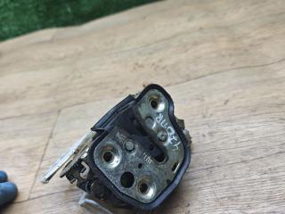 замок двери передней правой Opel Corsa B 1998, 1.0 л., X 10 XE, бензин, МКПП, хетчбэк 3 дв.