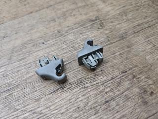 Крепление (крючок) солнцезащитного козырька Mitsubishi Space Wagon 3 поколение (Typ N50) 2000, 2.4 л., бензин, МКПП, минивэн