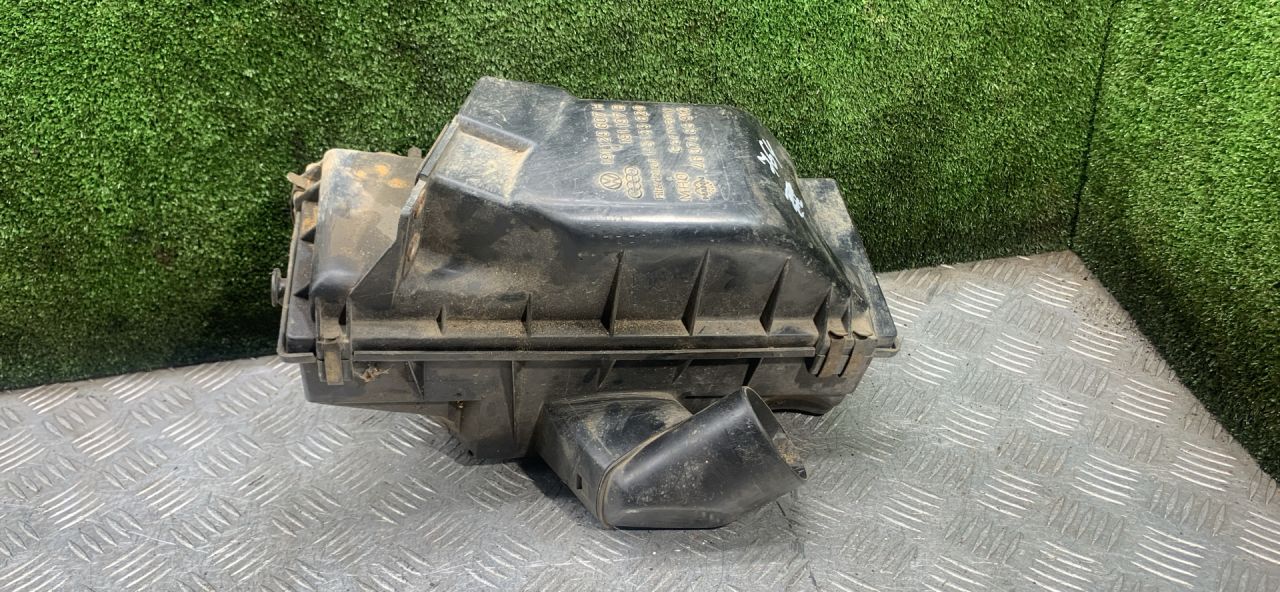 корпус воздушного фильтра Volkswagen Golf 2 поколение 1989, 1.3 л., бензин, МКПП, хетчбэк 3 дв., 191129607H - фото №1