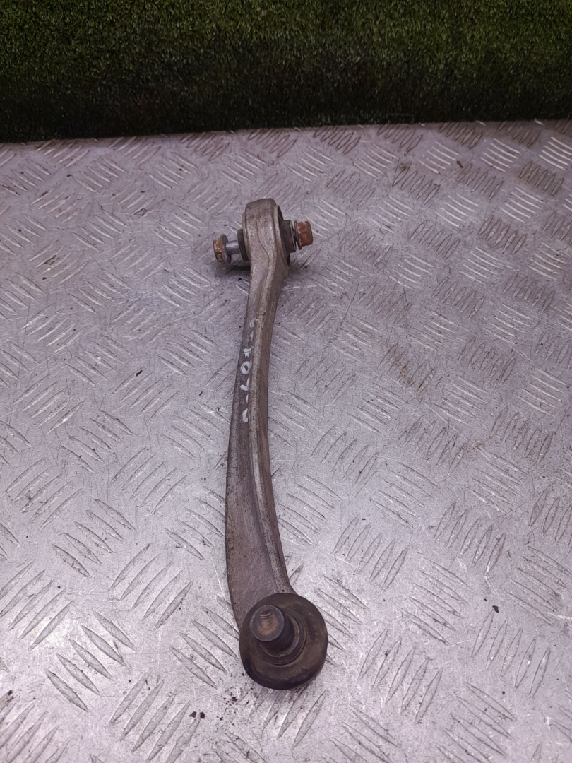 рычаг передний правый Skoda Superb 1 поколение 2006, 2.8 л., бензин, АКПП, седан - фото №1