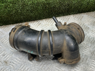 патрубок воздушного фильтра Mazda 626 GE [рестайлинг] 1997, 1.8 л., бензин, МКПП, хетчбэк 5 дв.