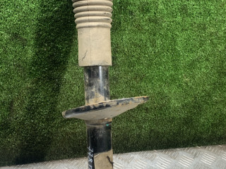 амортизатор передний левый Renault Logan 1 поколение 2006, 1.4 л., бензин, МКПП, седан