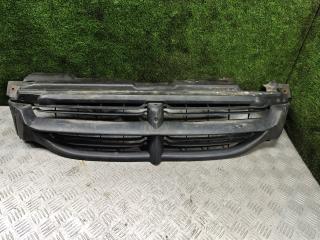 решетка радиатора Dodge Caravan 3 поколение 1999, 2.4 л., бензин, АКПП, минивэн