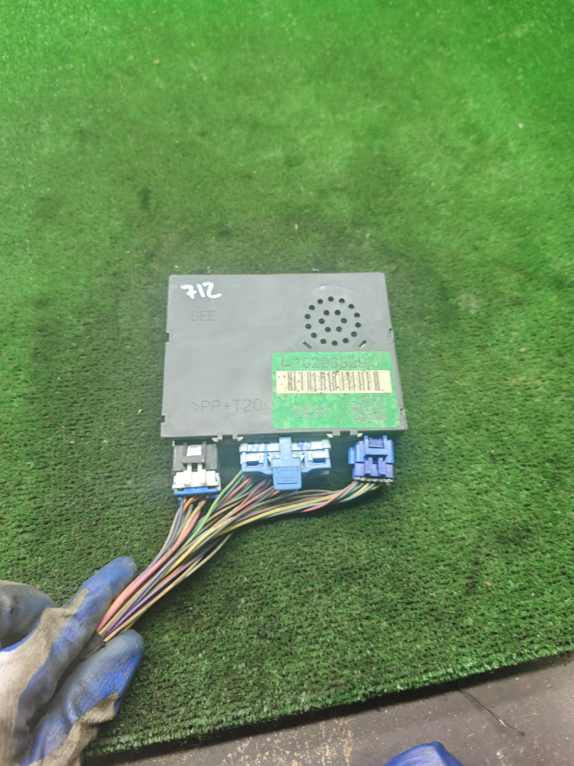 блок комфорта Opel Sintra 1 поколение 1997, 2.2 л., X 22 XE, бензин, МКПП, минивэн, 10293829 - фото №1