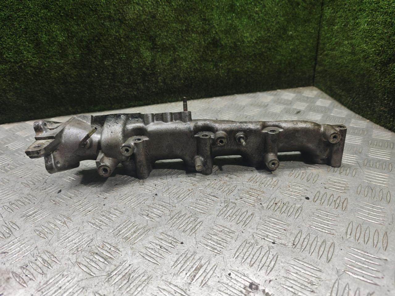 коллектор впускной Toyota Avensis 1 поколение (T220) 1999, 2.0 л., дизель, МКПП, хетчбэк 5 дв. - фото №1