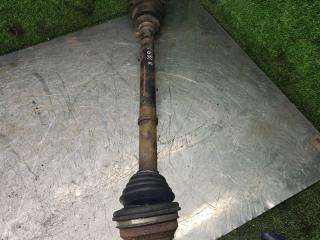 полуось передняя правая (приводной вал, ШРУС) Audi 100 С3 1984, 1.8 л., бензин, МКПП, седан