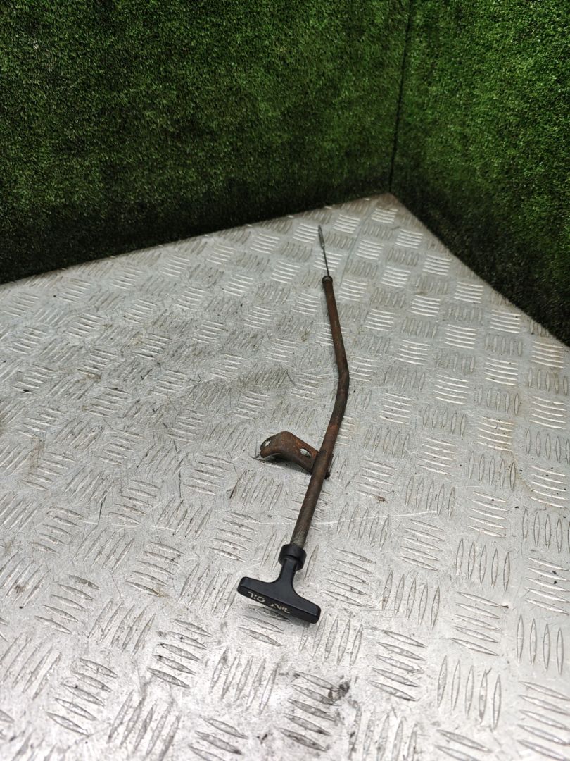 щуп двигателя Toyota Corolla 7 поколение (E100) 1995, 1.6 л., 4A-FE, бензин, МКПП, хетчбэк 3 дв. - фото №1