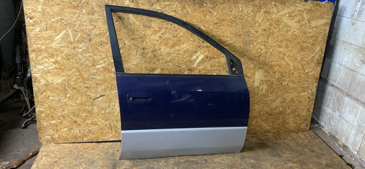 дверь передняя правая Toyota Picnic 1 поколение XM10 2000, 2.0 л., бензин, МКПП, минивэн - фото №1