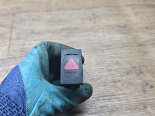 кнопка аварийной сигнализации Volkswagen Passat B5 [рестайлинг] 2001, 1.8 л., бензин, МКПП, седан