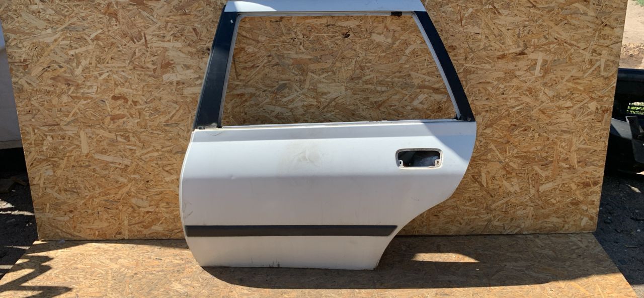 дверь задняя левая Peugeot 406 1 поколение 1998, 2.0 л., бензин, МКПП, универсал - фото №1