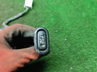 кнопка стеклоподъемника двери Mazda 626 GE [рестайлинг] 1997, 1.8 л., бензин, МКПП, хетчбэк 5 дв.