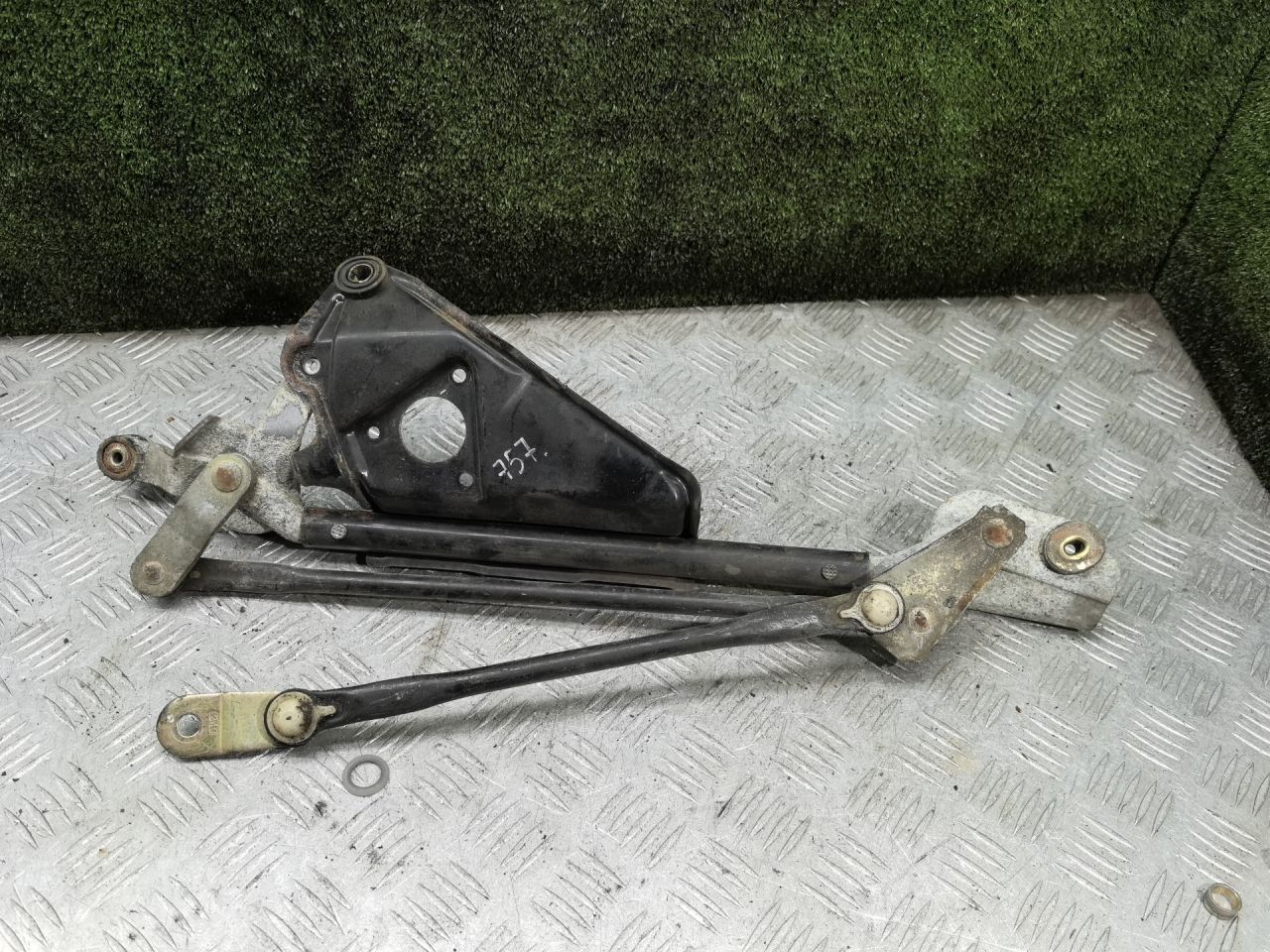 механизм стеклоочистителя (трапеция дворников) Toyota Picnic 1 поколение XM10 2001, 2.2 л., 3C-TE, дизель, МКПП, минивэн - фото №1