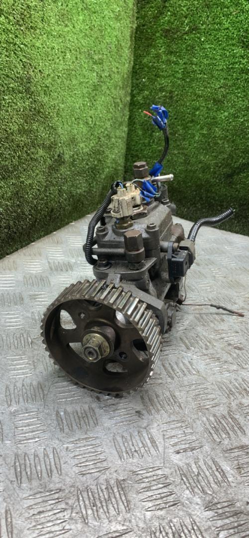 ТНВД Toyota Avensis 1 поколение (T220) 1999, 2.0 л., дизель, МКПП, хетчбэк 5 дв., 221006E140 - фото №1