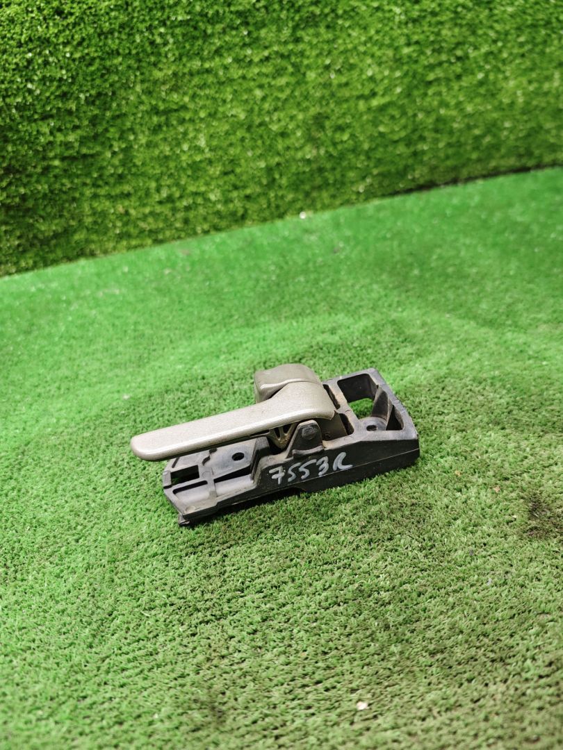 ручка внутренняя задняя правая Chery Tiggo (T11) 1 поколение 2007, 1.8 л., бензин, МКПП, внедорожник 5 дв. - фото №1