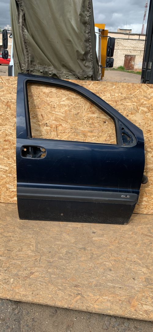 дверь передняя правая Opel Sintra 1 поколение 1997, 2.2 л., X 22 XE, бензин, МКПП, минивэн - фото №1