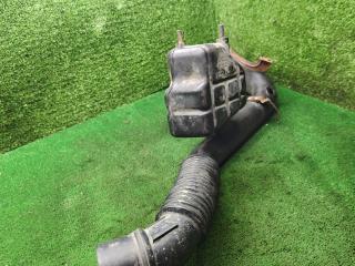 патрубок воздушного фильтра Nissan Almera N15 1998, 1.4 л., бензин, МКПП, хетчбэк 5 дв.