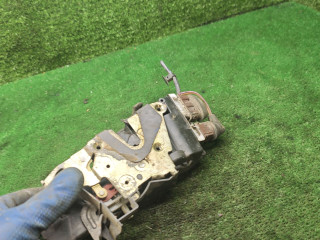 замок двери передней левой Peugeot 605 1 поколение [рестайлинг] 1994, 2.0 л., Ti, бензин, АКПП, седан