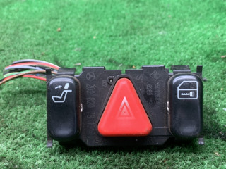 кнопка аварийной сигнализации Mercedes-Benz C-Класс W202/S202 [рестайлинг] 1997, 1.8 л., бензин, МКПП, седан, 2028207810