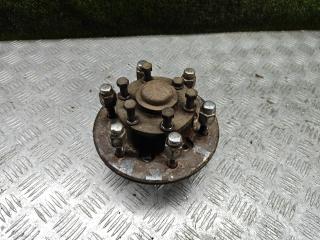 ступица передняя левая Mitsubishi Pajero 2 поколение 1996, 3.0 л., 6G72 (SOHC 24V), бензин, АКПП, внедорожник 5 дв.