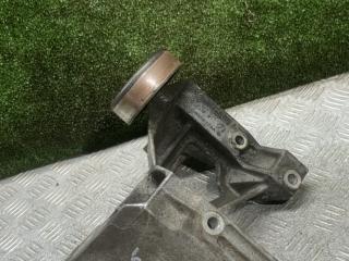 кронштейн генератора Chrysler Voyager 3 поколение 1997, 2.4 л., бензин, МКПП, минивэн, 04861132AA