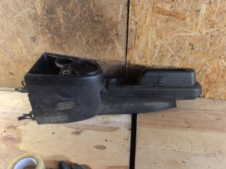 консоль салона Ford Fiesta 5 поколение [рестайлинг] 2005, 1.6 л., дизель, МКПП, хетчбэк 5 дв.