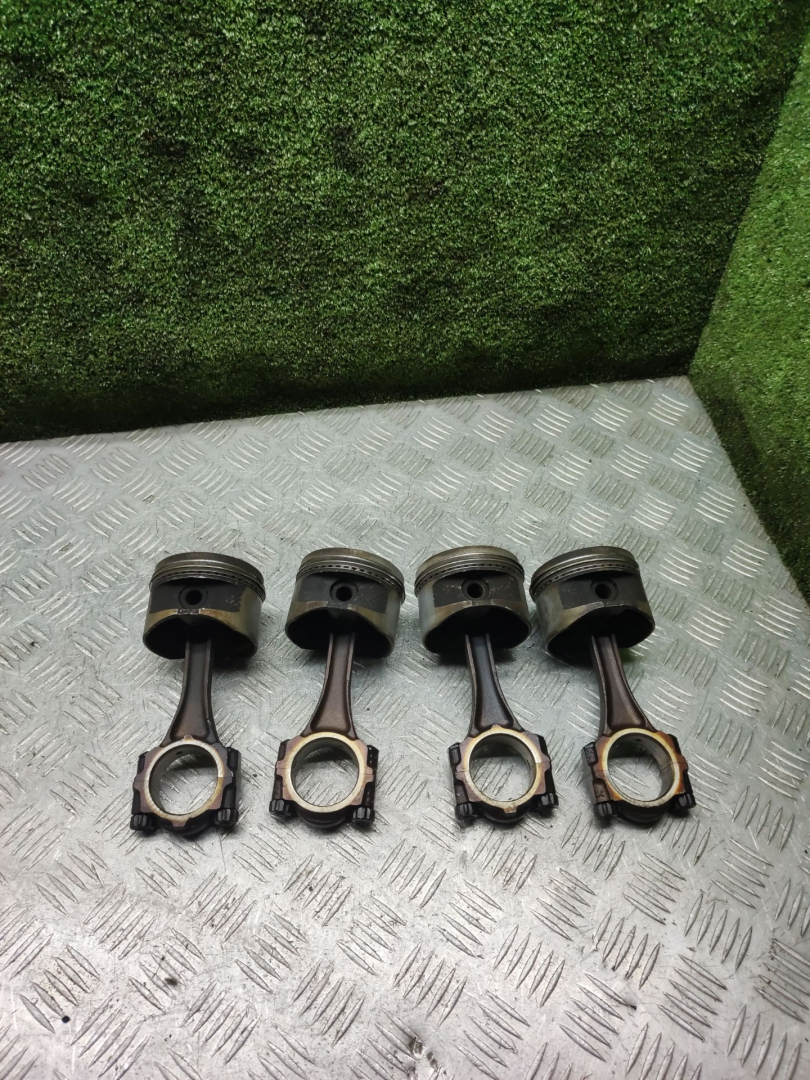 поршень Toyota Carina E 1 поколение T190 1997, 1.6 л., бензин, МКПП, седан - фото №1