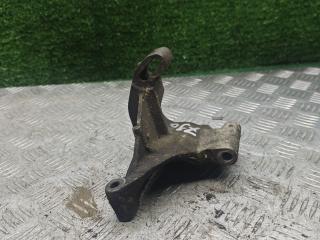 кронштейн генератора Volkswagen Passat B4 1995, 2.0 л., бензин, АКПП, седан