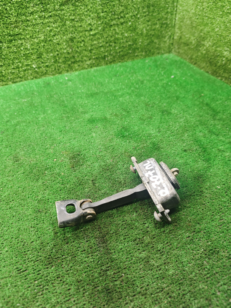 ограничитель открывания двери Mercedes-Benz A-Класс W168 2000, 1.6 л., бензин, МКПП, хетчбэк 5 дв. - фото №1