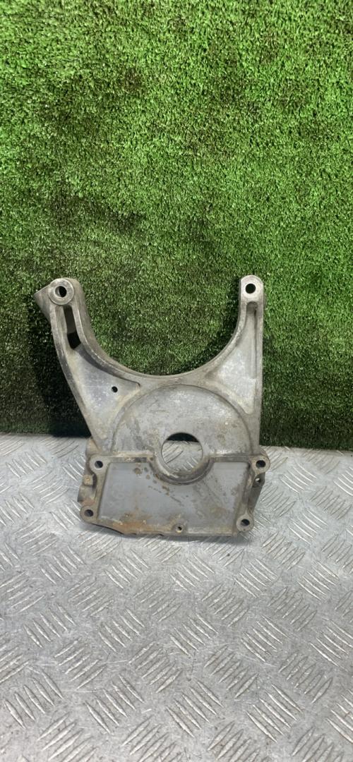 кронштейн (крепление) Mitsubishi Pajero 2 поколение 1996, 3.0 л., 6G72 (SOHC 12V), бензин, АКПП, внедорожник 5 дв. - фото №1