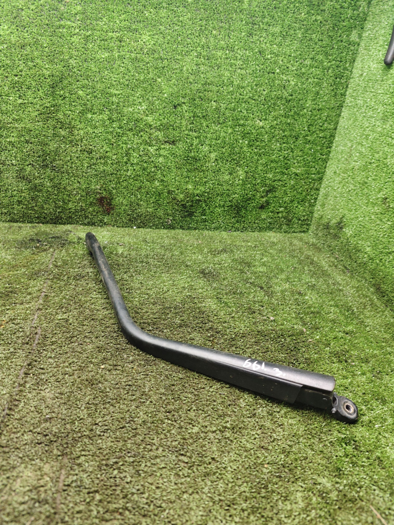 щеткодержатель задний Renault Laguna 1 поколение 1998, 1.8 л., бензин, МКПП, хетчбэк 5 дв. - фото №1