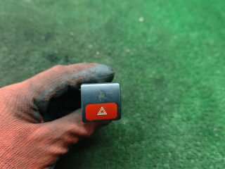 кнопка аварийной сигнализации Citroen Xantia 1 поколение [рестайлинг] 2000, 2.0 л., бензин, МКПП, хетчбэк 5 дв.