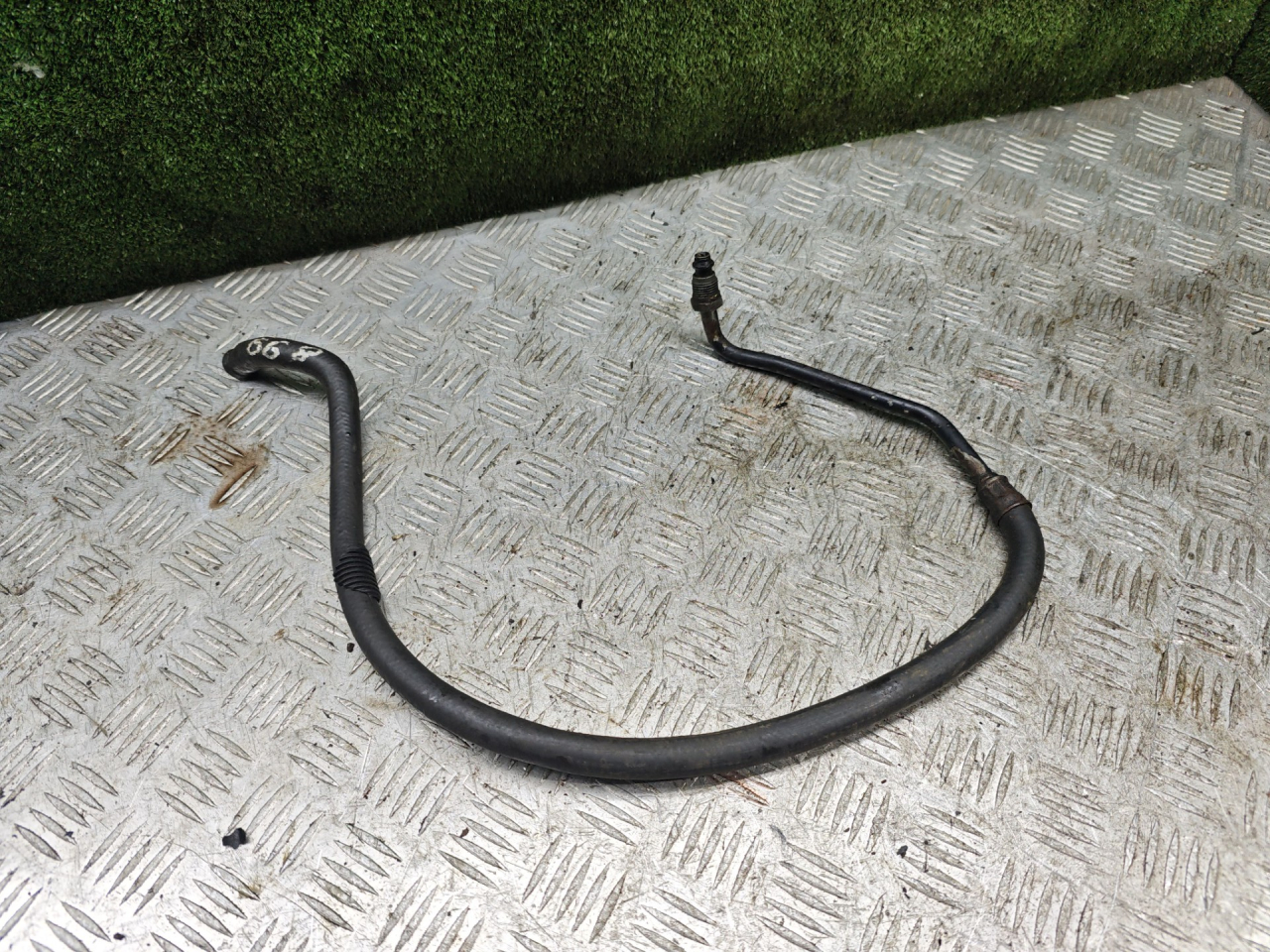 трубка гидроусилителя Volkswagen Jetta 2 поколение 1987, 1.6 л., дизель, МКПП, седан - фото №1