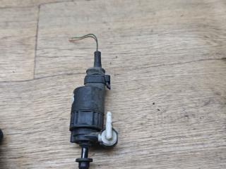 насос (моторчик) омывателя стекла Renault Scenic 1 поколение 1999, 1.6 л., K7M 702, бензин, МКПП, минивэн