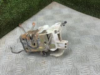 замок двери передней левой Toyota Avensis 1 поколение (T220) 1999, 2.0 л., дизель, МКПП, хетчбэк 5 дв.