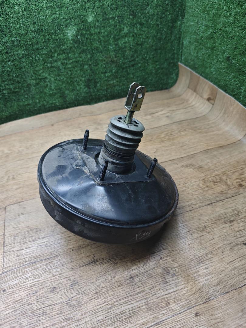 вакуумный усилитель тормозов Toyota Avensis 1 поколение (T220) 1998, 2.0 л., дизель, МКПП, седан - фото №1