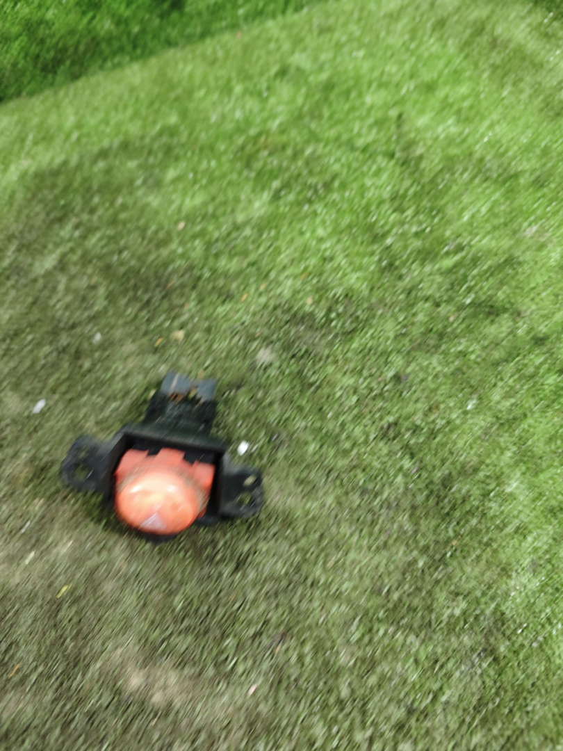 кнопка аварийной сигнализации Nissan Almera Tino V10 2002, 2.2 л., дизель, МКПП, минивэн - фото №1