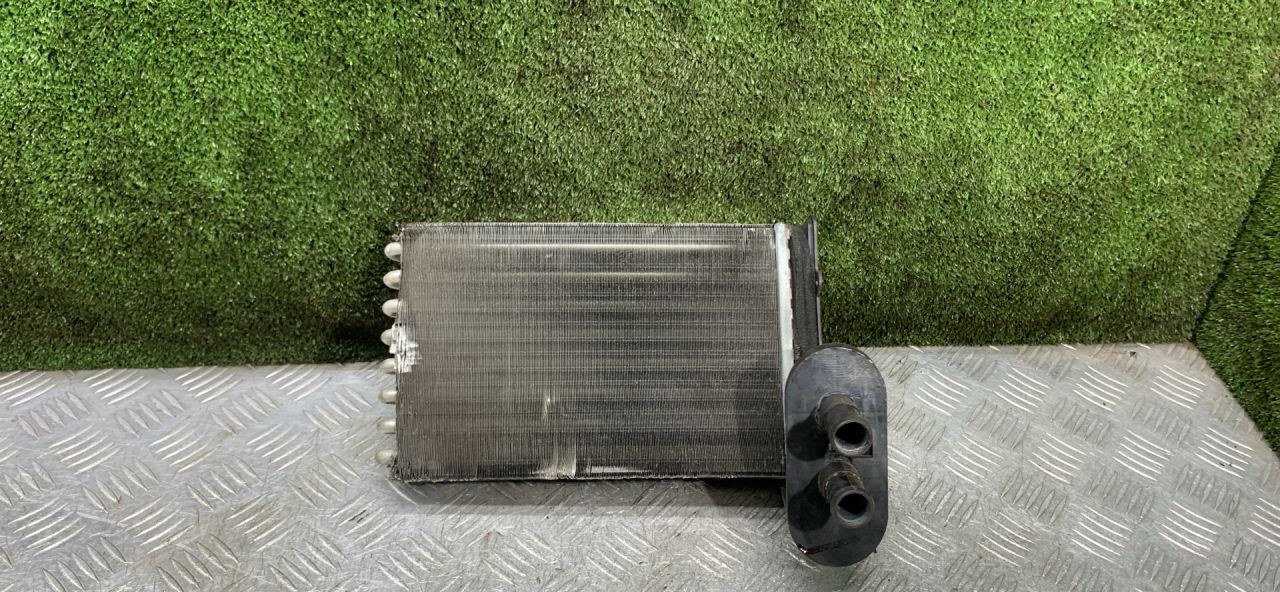 радиатор отопителя (печки) Volkswagen Golf 2 поколение 1990, 1.6 л., дизель, МКПП, хетчбэк 3 дв. - фото №1