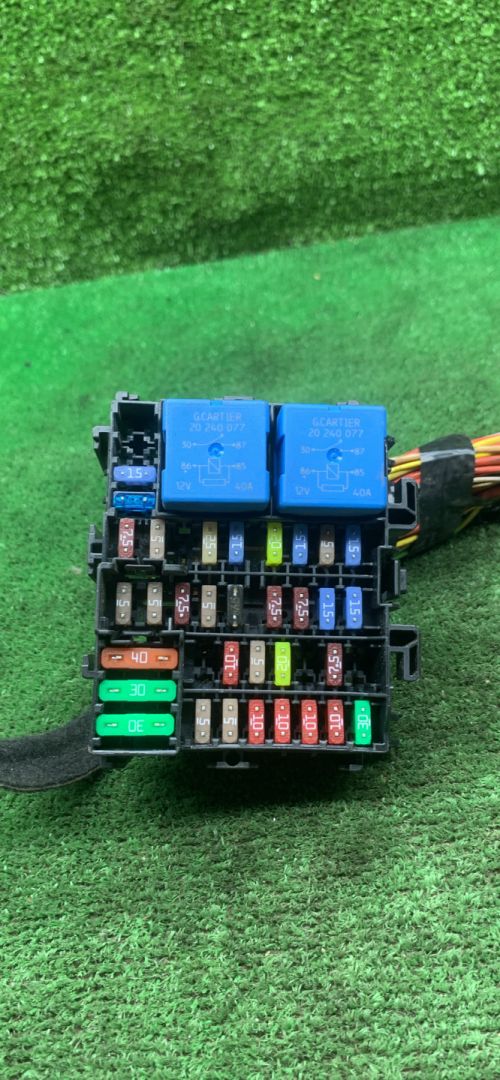 блок предохранителей Lada XRAY 1 поколение 2019, 1.6 л., бензин, МКПП, внедорожник 5 дв. - фото №1