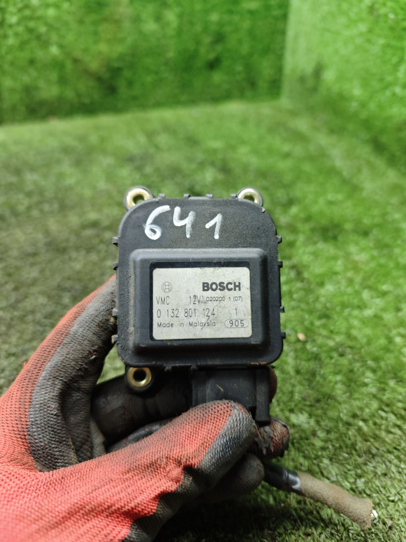 моторчик заслонки печки Fiat Marea 1 поколение 2000, 1.6 л., бензин, МКПП, универсал, 0132801124 - фото №1