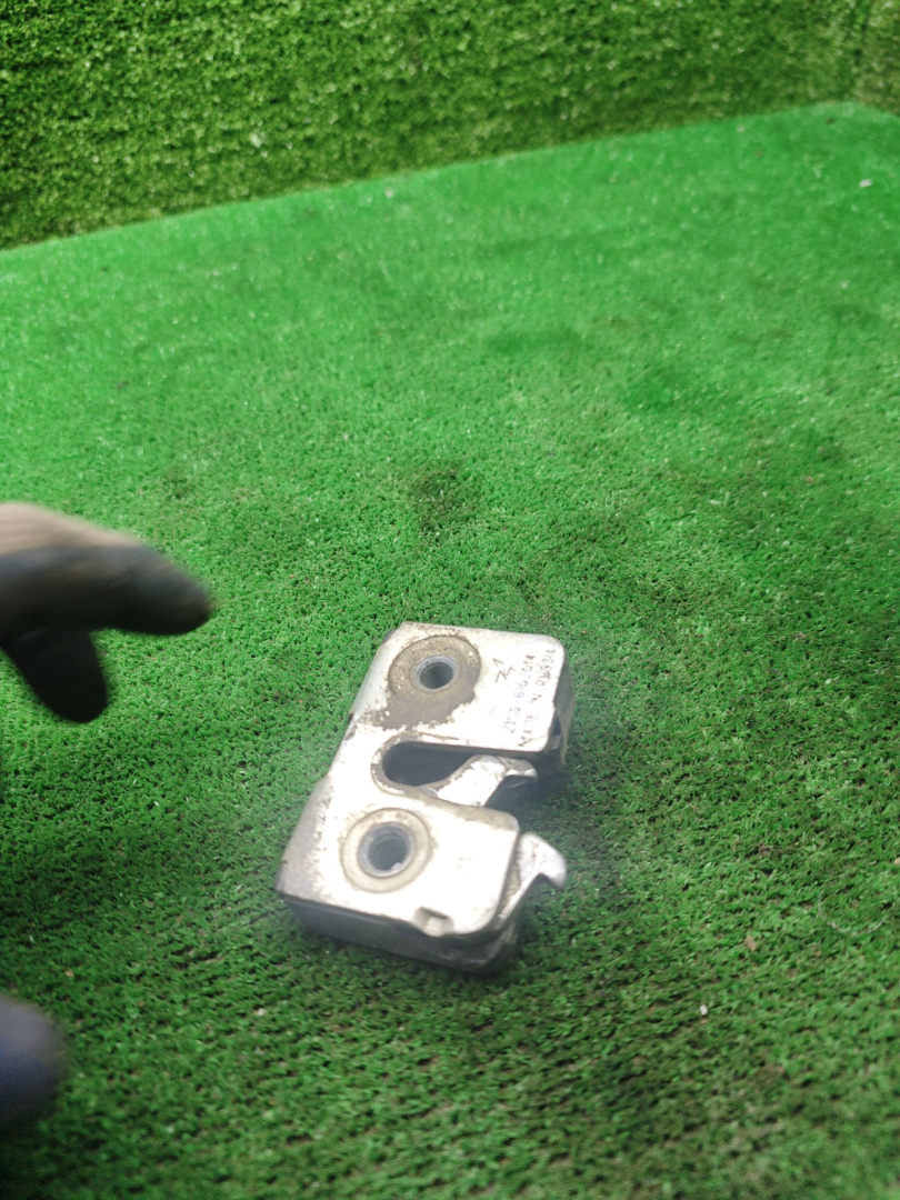 замок двери задней правой Lada 2114 1 поколение 2005, 1.5 л., бензин, МКПП, хетчбэк 5 дв. - фото №1