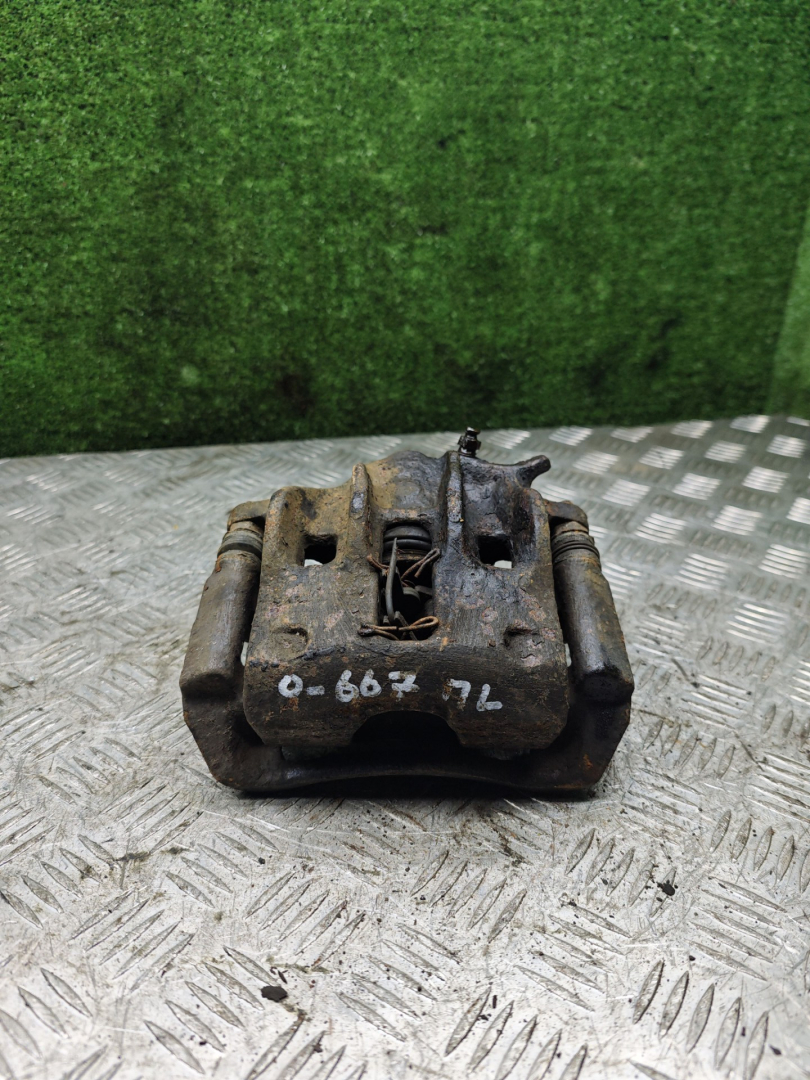 суппорт передний левый Peugeot 406 1 поколение 1998, 2.0 л., бензин, МКПП, универсал - фото №1