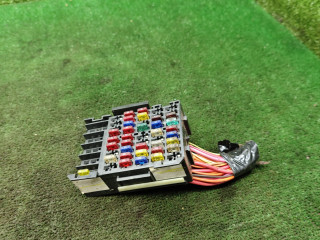 блок предохранителей Opel Sintra 1 поколение 1998, 2.2 л., X 22 XE, бензин, МКПП, минивэн