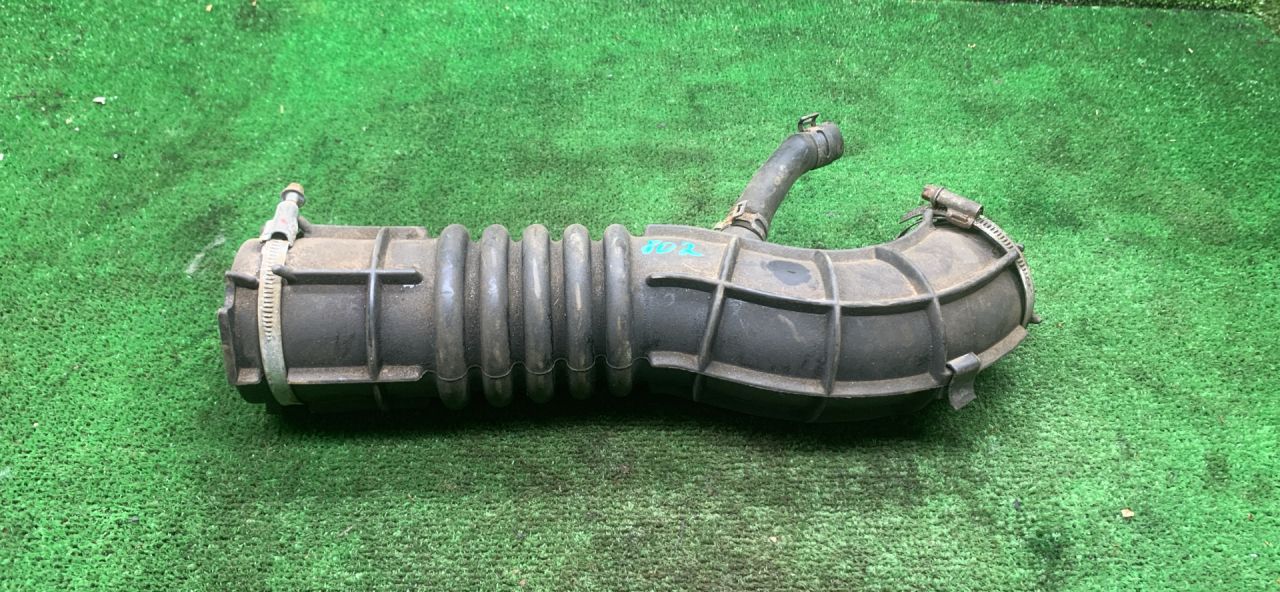 патрубок воздушного фильтра Lada XRAY 1 поколение 2019, 1.6 л., бензин, МКПП, внедорожник 5 дв. - фото №1