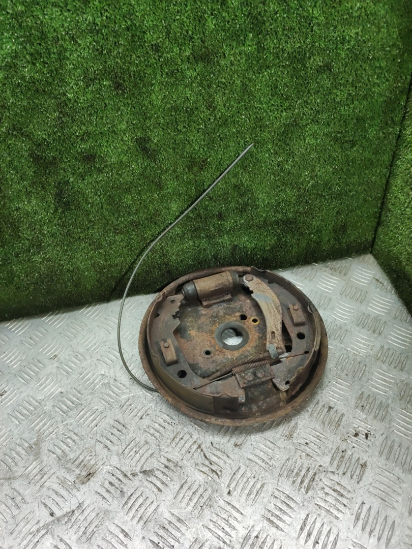 защитный кожух тормозного механизма Fiat Marea 1 поколение 2000, 1.9 л., JTD, дизель, МКПП, универсал - фото №1