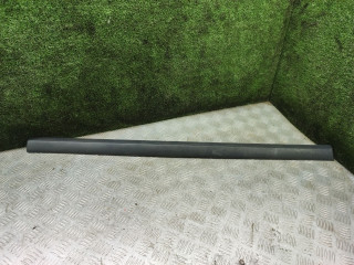 молдинг двери передней правой Mercedes-Benz C-Класс W202/S202 [рестайлинг] 1997, 1.8 л., бензин, МКПП, седан