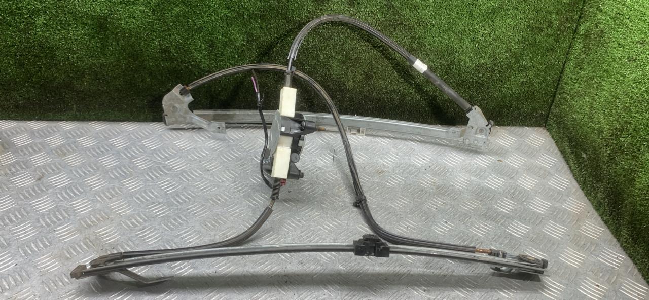 стеклоподъемник электрический передний правый Chrysler Voyager 3 поколение 1999, 2.4 л., бензин, АКПП, минивэн - фото №1